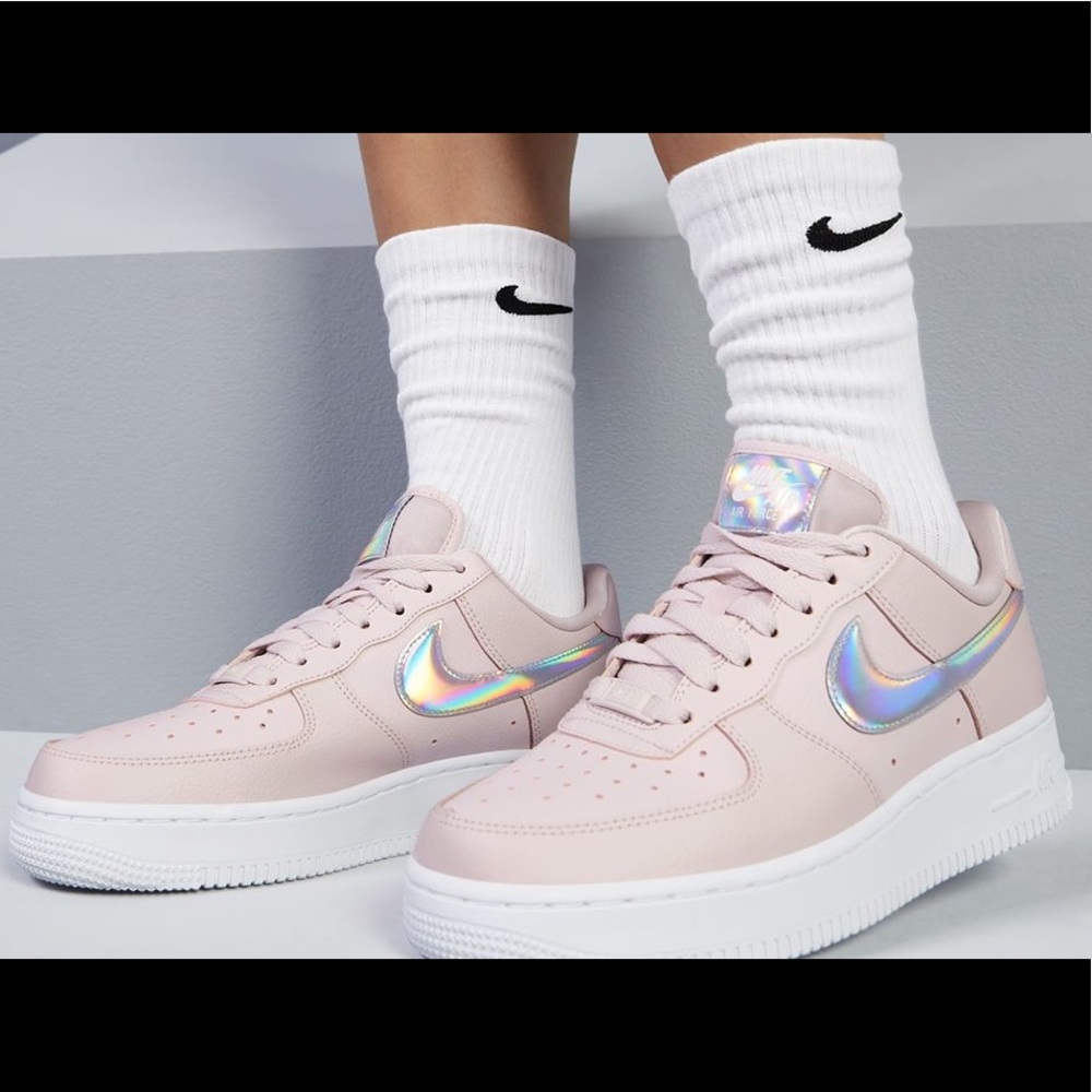 New Nike Womens Air Force 1 Barely Rose Iridescent - Picture 3 of 5